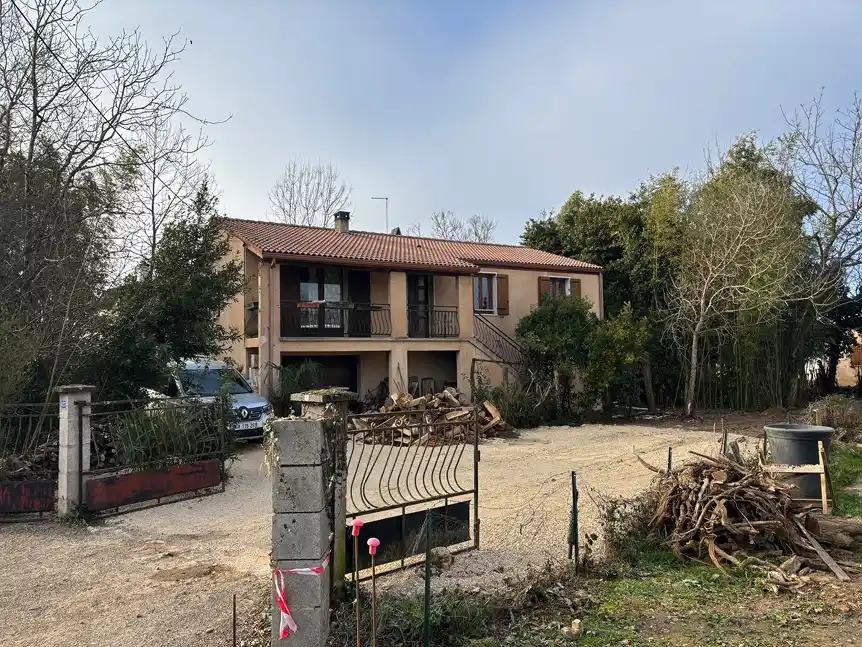 Toiture maison nettoyé vue de loin